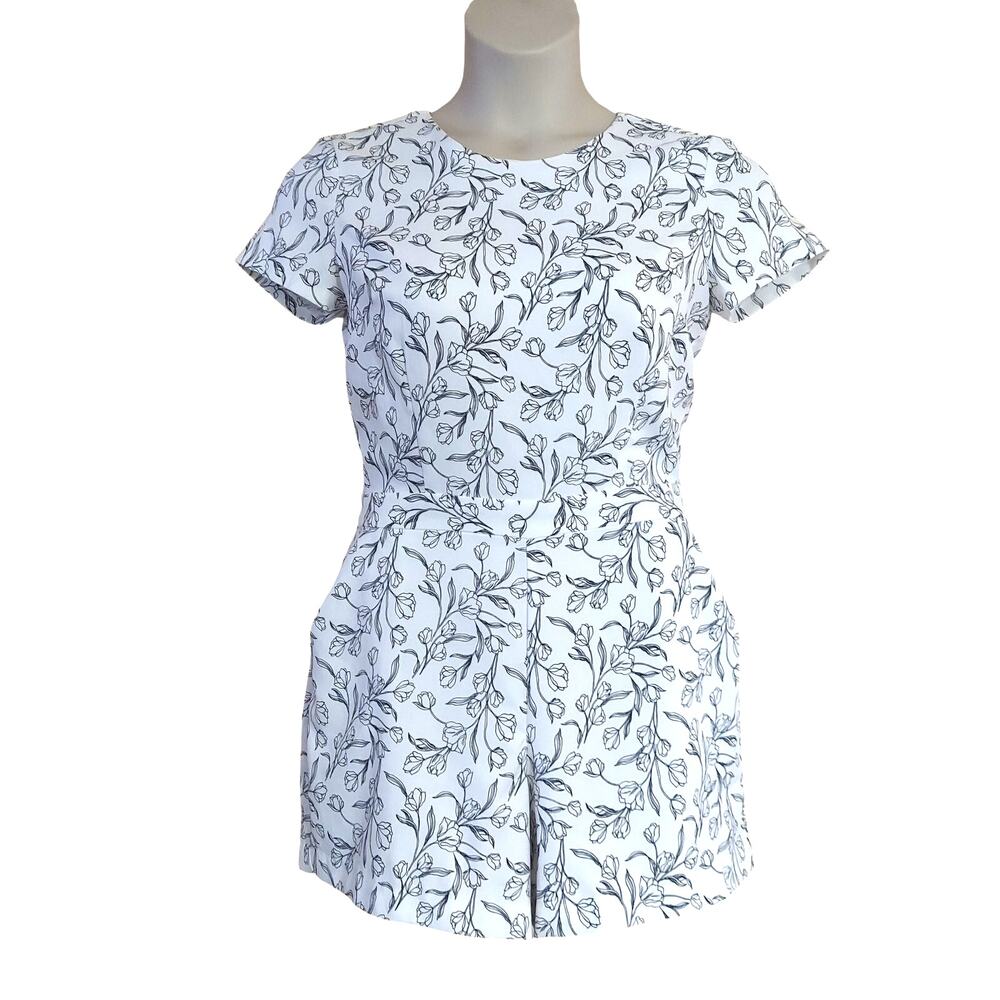 Banana Republic Black & White Floral Print Short Sleeve Romper